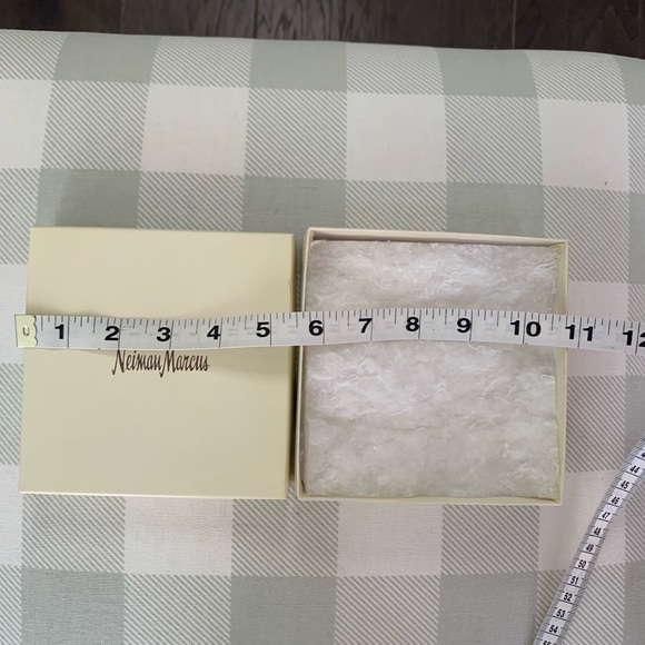 Neiman Marcus Box - Picture 5 of 5